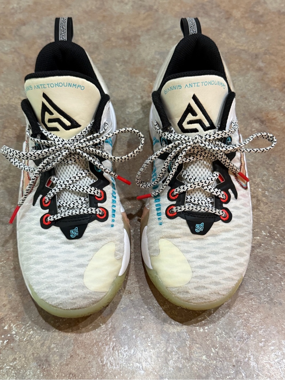 Girls Nike Giannis Immortality "Force
Field" Size 4Y